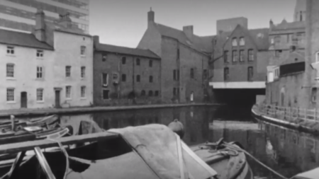 Black and white old picture of the Gas Street Basin .